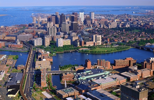 加拿大房市过热风险大 金融机构损失惨重