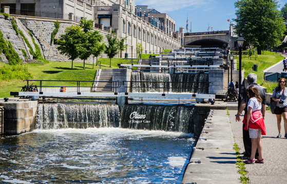 在加拿大买房首付需要多少钱？